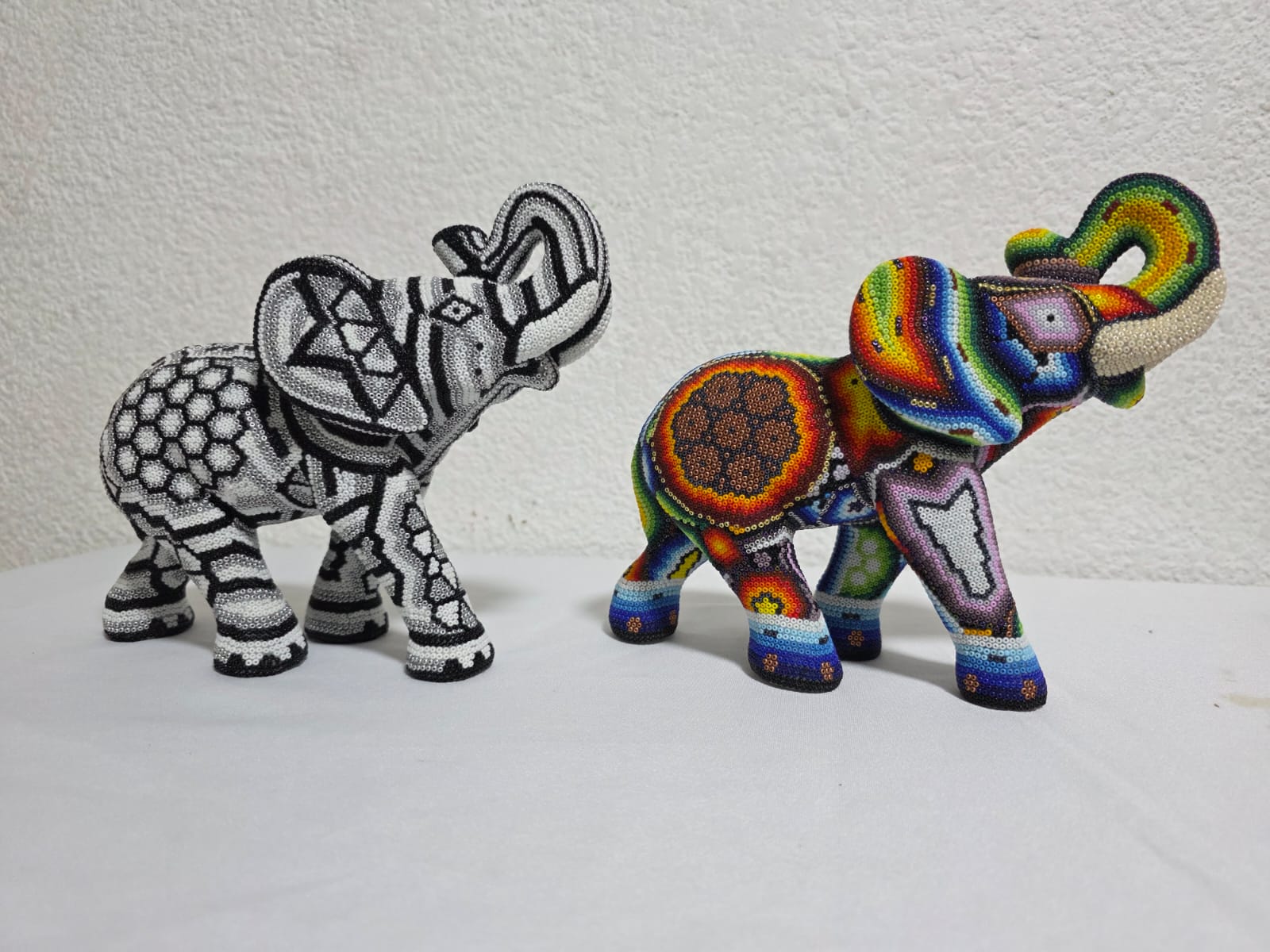 Elefante Huichol en chaquira